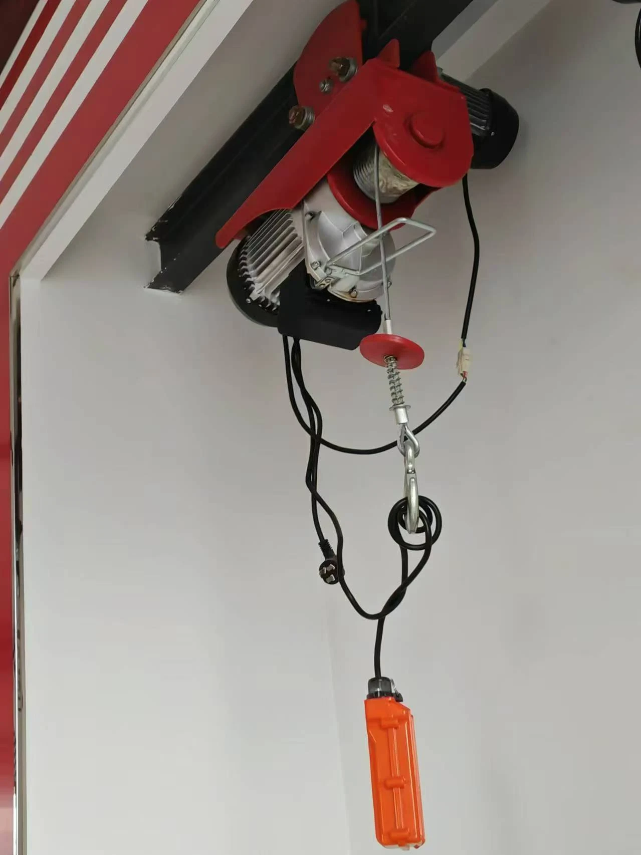 1500 lb electric hoist