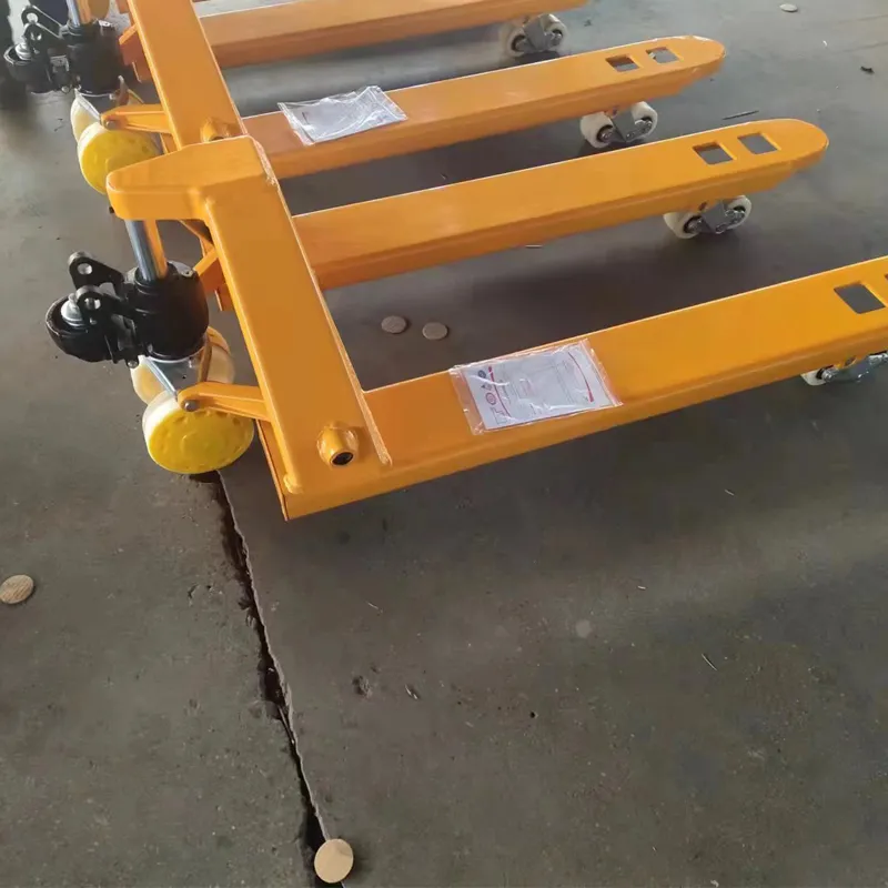 standard pallet truck